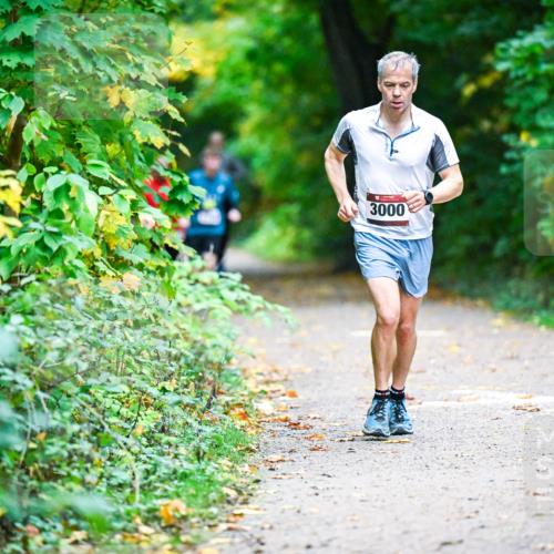 12.10.2025 - Bramfelder Halbmarathon 2025 Dr. Thomas Lammeyer http://msf.ph/oto/9346263 12.10.2025 10:19:28 Laufen 3000 meine-sportfotos.de