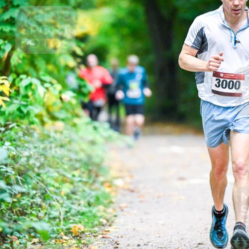 12.10.2025 - Bramfelder Halbmarathon 2025 Dr. Thomas Lammeyer http://msf.ph/oto/9346284 12.10.2025 10:19:31 Laufen 3000 meine-sportfotos.de