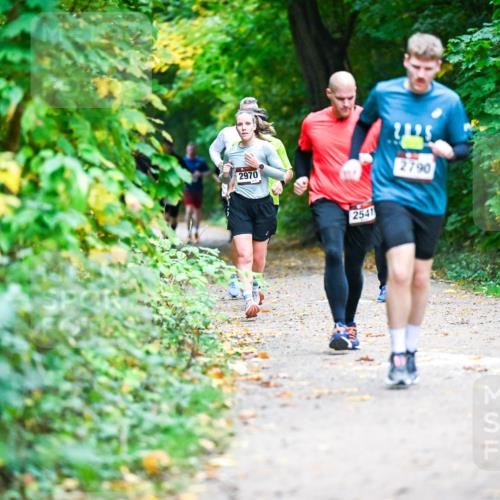 12.10.2025 - Bramfelder Halbmarathon 2025 Dr. Thomas Lammeyer http://msf.ph/oto/9346285 12.10.2025 10:19:36 Laufen 2970, 2541, 2790 meine-sportfotos.de