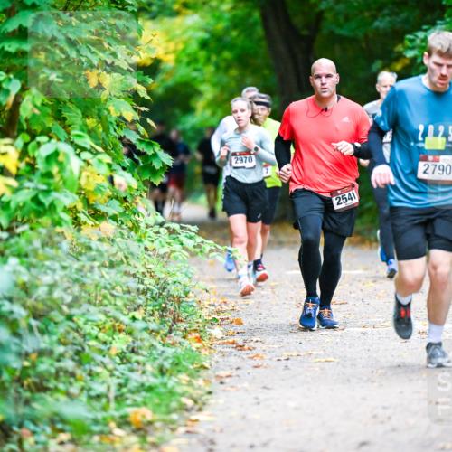 12.10.2025 - Bramfelder Halbmarathon 2025 Dr. Thomas Lammeyer http://msf.ph/oto/9346290 12.10.2025 10:19:37 Laufen 2970, 2541, 2025, 2790 meine-sportfotos.de