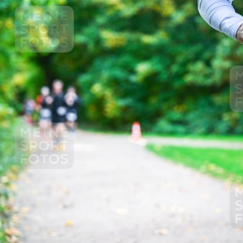 12.10.2025 - Bramfelder Halbmarathon 2025 Dr. Thomas Lammeyer http://msf.ph/oto/9346342 12.10.2025 10:19:47 Laufen 2 meine-sportfotos.de