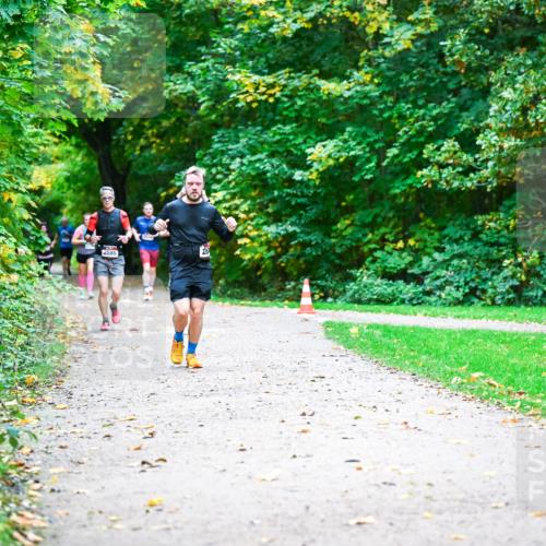 12.10.2025 - Bramfelder Halbmarathon 2025 Dr. Thomas Lammeyer http://msf.ph/oto/9346346 12.10.2025 10:19:49 Laufen 2685, 28 meine-sportfotos.de