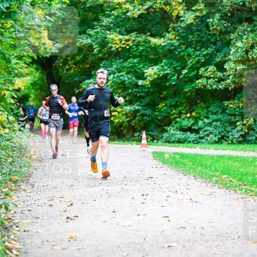 12.10.2025 - Bramfelder Halbmarathon 2025 Dr. Thomas Lammeyer http://msf.ph/oto/9346350 12.10.2025 10:19:50 Laufen 2685 meine-sportfotos.de