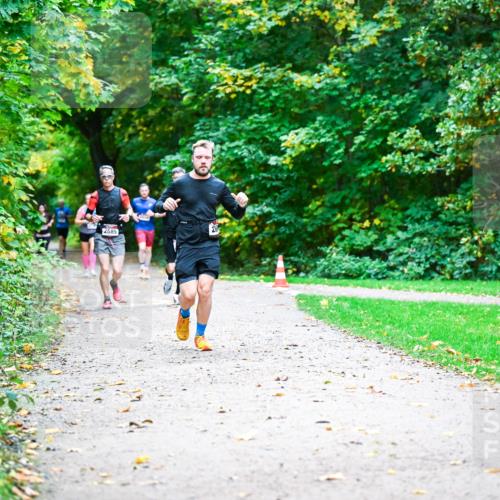 12.10.2025 - Bramfelder Halbmarathon 2025 Dr. Thomas Lammeyer http://msf.ph/oto/9346351 12.10.2025 10:19:50 Laufen 2685 meine-sportfotos.de