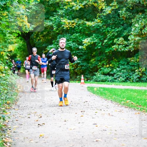 12.10.2025 - Bramfelder Halbmarathon 2025 Dr. Thomas Lammeyer http://msf.ph/oto/9346354 12.10.2025 10:19:50 Laufen 2685, 274, 28 meine-sportfotos.de