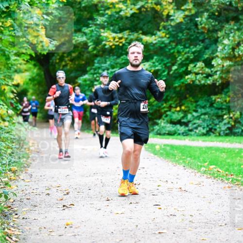 12.10.2025 - Bramfelder Halbmarathon 2025 Dr. Thomas Lammeyer http://msf.ph/oto/9346362 12.10.2025 10:19:51 Laufen 2685 meine-sportfotos.de