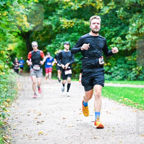 12.10.2025 - Bramfelder Halbmarathon 2025 Dr. Thomas Lammeyer http://msf.ph/oto/9346366 12.10.2025 10:19:52 Laufen  meine-sportfotos.de