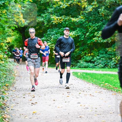12.10.2025 - Bramfelder Halbmarathon 2025 Dr. Thomas Lammeyer http://msf.ph/oto/9346374 12.10.2025 10:19:53 Laufen 2685, 2747 meine-sportfotos.de
