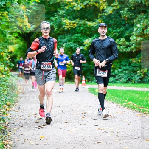 12.10.2025 - Bramfelder Halbmarathon 2025 Dr. Thomas Lammeyer http://msf.ph/oto/9346380 12.10.2025 10:19:54 Laufen 2685, 2747 meine-sportfotos.de