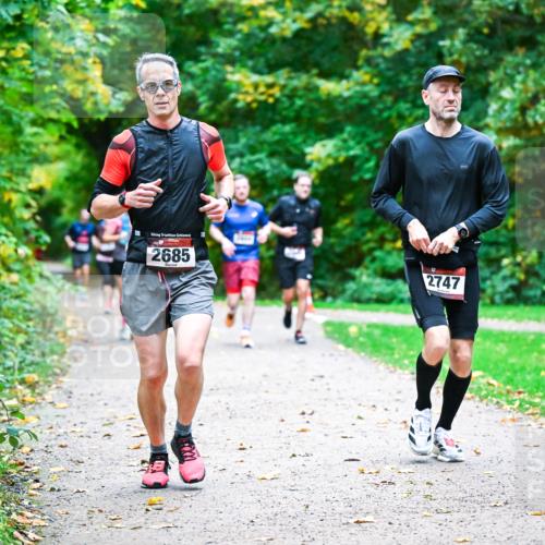 12.10.2025 - Bramfelder Halbmarathon 2025 Dr. Thomas Lammeyer http://msf.ph/oto/9346384 12.10.2025 10:19:55 Laufen 2685, 2747 meine-sportfotos.de