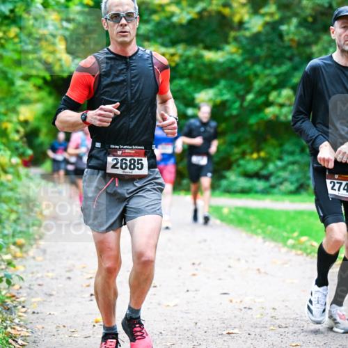 12.10.2025 - Bramfelder Halbmarathon 2025 Dr. Thomas Lammeyer http://msf.ph/oto/9346389 12.10.2025 10:19:55 Laufen 2685, 2747 meine-sportfotos.de