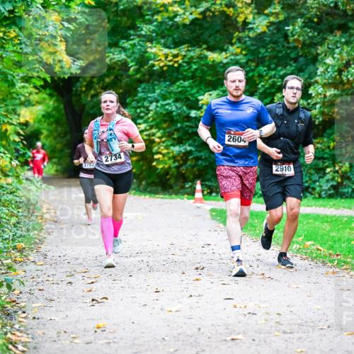 12.10.2025 - Bramfelder Halbmarathon 2025 Dr. Thomas Lammeyer http://msf.ph/oto/9346403 12.10.2025 10:19:58 Laufen 2782, 2734, 2604, 2910 meine-sportfotos.de