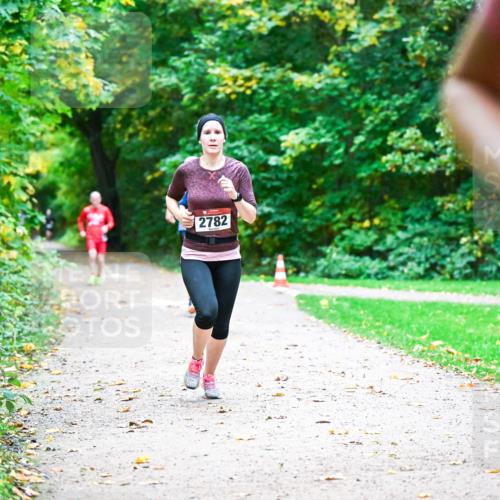 12.10.2025 - Bramfelder Halbmarathon 2025 Dr. Thomas Lammeyer http://msf.ph/oto/9346425 12.10.2025 10:20:01 Laufen 2782 meine-sportfotos.de
