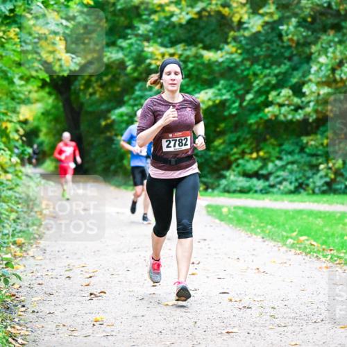 12.10.2025 - Bramfelder Halbmarathon 2025 Dr. Thomas Lammeyer http://msf.ph/oto/9346428 12.10.2025 10:20:02 Laufen 2782 meine-sportfotos.de