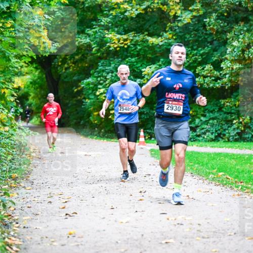 12.10.2025 - Bramfelder Halbmarathon 2025 Dr. Thomas Lammeyer http://msf.ph/oto/9346438 12.10.2025 10:20:03 Laufen 2548, 2930 meine-sportfotos.de