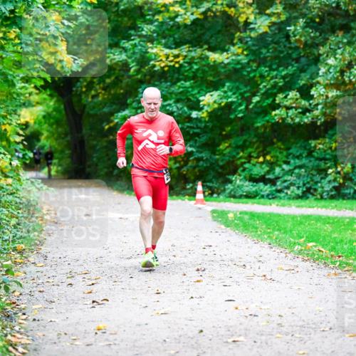 12.10.2025 - Bramfelder Halbmarathon 2025 Dr. Thomas Lammeyer http://msf.ph/oto/9346462 12.10.2025 10:20:08 Laufen  meine-sportfotos.de