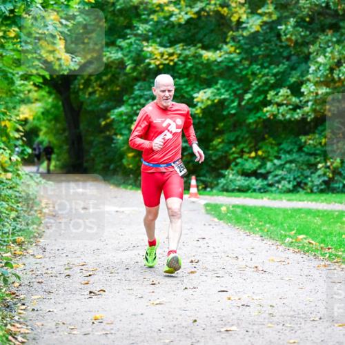 12.10.2025 - Bramfelder Halbmarathon 2025 Dr. Thomas Lammeyer http://msf.ph/oto/9346465 12.10.2025 10:20:08 Laufen  meine-sportfotos.de