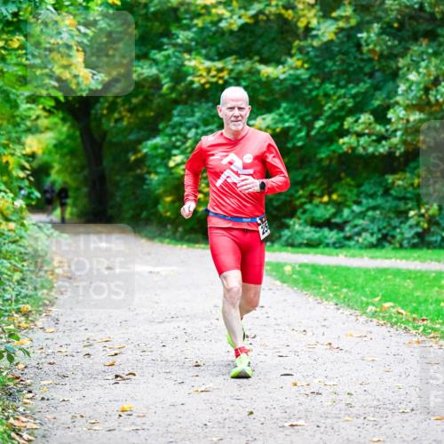 12.10.2025 - Bramfelder Halbmarathon 2025 Dr. Thomas Lammeyer http://msf.ph/oto/9346468 12.10.2025 10:20:09 Laufen  meine-sportfotos.de