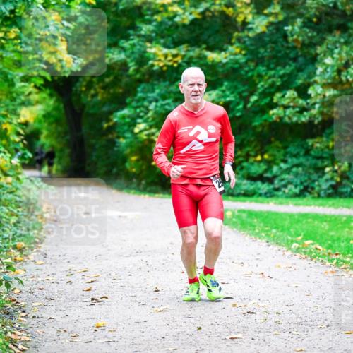 12.10.2025 - Bramfelder Halbmarathon 2025 Dr. Thomas Lammeyer http://msf.ph/oto/9346469 12.10.2025 10:20:09 Laufen  meine-sportfotos.de