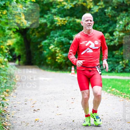 12.10.2025 - Bramfelder Halbmarathon 2025 Dr. Thomas Lammeyer http://msf.ph/oto/9346474 12.10.2025 10:20:09 Laufen 25 meine-sportfotos.de