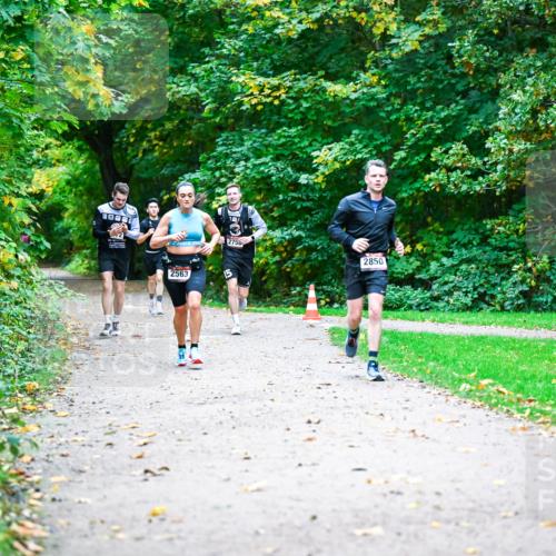 12.10.2025 - Bramfelder Halbmarathon 2025 Dr. Thomas Lammeyer http://msf.ph/oto/9346489 12.10.2025 10:20:26 Laufen 2563, 2758, 2850 meine-sportfotos.de