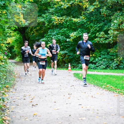 12.10.2025 - Bramfelder Halbmarathon 2025 Dr. Thomas Lammeyer http://msf.ph/oto/9346491 12.10.2025 10:20:26 Laufen 2758, 2563, 15, 2850 meine-sportfotos.de