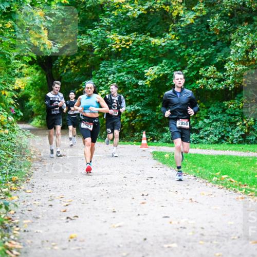 12.10.2025 - Bramfelder Halbmarathon 2025 Dr. Thomas Lammeyer http://msf.ph/oto/9346492 12.10.2025 10:20:26 Laufen  meine-sportfotos.de