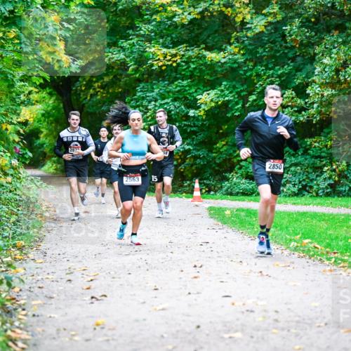 12.10.2025 - Bramfelder Halbmarathon 2025 Dr. Thomas Lammeyer http://msf.ph/oto/9346496 12.10.2025 10:20:27 Laufen 2872, 2563, 15, 58, 2850 meine-sportfotos.de