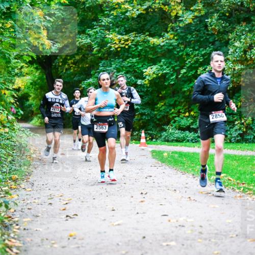 12.10.2025 - Bramfelder Halbmarathon 2025 Dr. Thomas Lammeyer http://msf.ph/oto/9346498 12.10.2025 10:20:27 Laufen 2872, 2563, 15, 58, 2850 meine-sportfotos.de