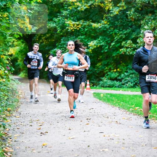 12.10.2025 - Bramfelder Halbmarathon 2025 Dr. Thomas Lammeyer http://msf.ph/oto/9346502 12.10.2025 10:20:28 Laufen 2872, 2758, 2850, 2563 meine-sportfotos.de