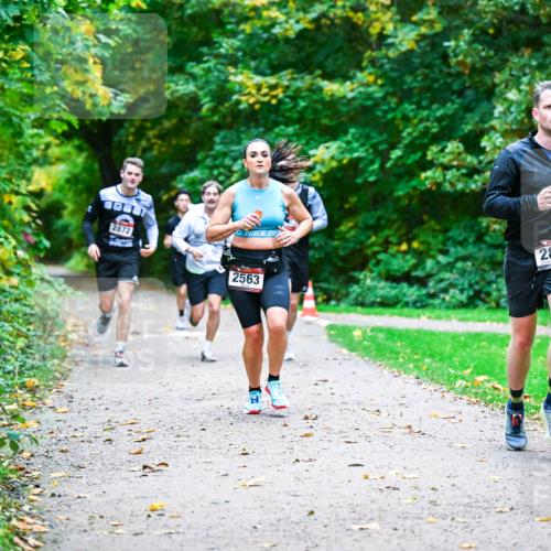 12.10.2025 - Bramfelder Halbmarathon 2025 Dr. Thomas Lammeyer http://msf.ph/oto/9346503 12.10.2025 10:20:28 Laufen 2872, 2563, 2850 meine-sportfotos.de