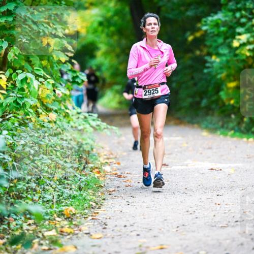 12.10.2025 - Bramfelder Halbmarathon 2025 Dr. Thomas Lammeyer http://msf.ph/oto/9346544 12.10.2025 10:20:40 Laufen 2925 meine-sportfotos.de