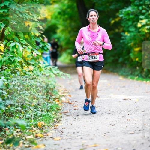 12.10.2025 - Bramfelder Halbmarathon 2025 Dr. Thomas Lammeyer http://msf.ph/oto/9346546 12.10.2025 10:20:40 Laufen 2925 meine-sportfotos.de