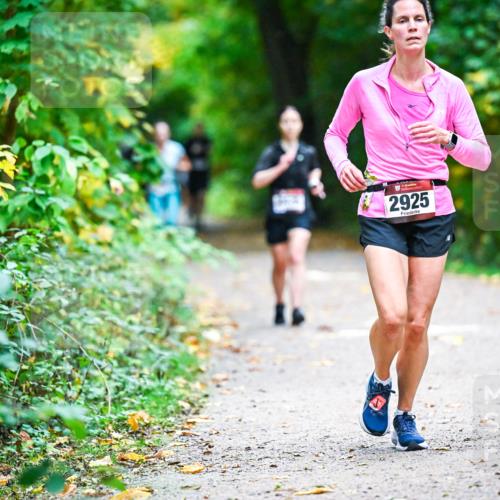 12.10.2025 - Bramfelder Halbmarathon 2025 Dr. Thomas Lammeyer http://msf.ph/oto/9346557 12.10.2025 10:20:42 Laufen 2925 meine-sportfotos.de