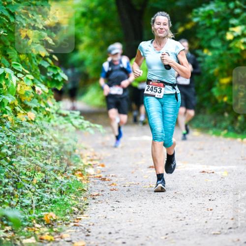 12.10.2025 - Bramfelder Halbmarathon 2025 Dr. Thomas Lammeyer http://msf.ph/oto/9346591 12.10.2025 10:20:50 Laufen 2453 meine-sportfotos.de