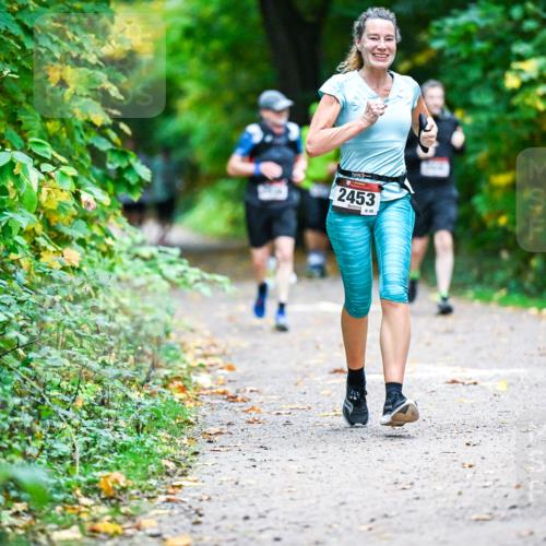 12.10.2025 - Bramfelder Halbmarathon 2025 Dr. Thomas Lammeyer http://msf.ph/oto/9346593 12.10.2025 10:20:50 Laufen 2453, 858 meine-sportfotos.de