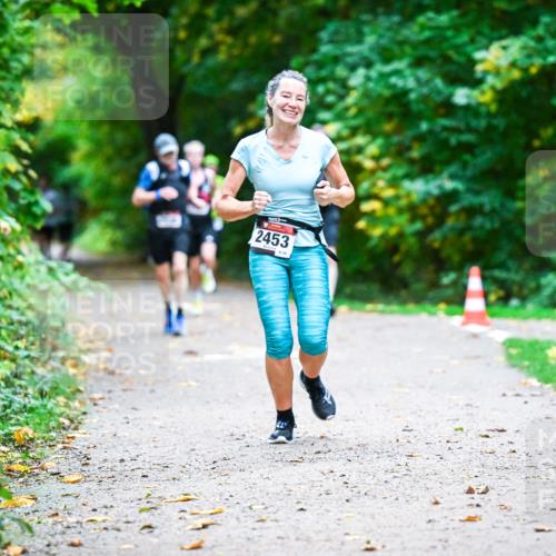 12.10.2025 - Bramfelder Halbmarathon 2025 Dr. Thomas Lammeyer http://msf.ph/oto/9346597 12.10.2025 10:20:51 Laufen 2453, 858 meine-sportfotos.de