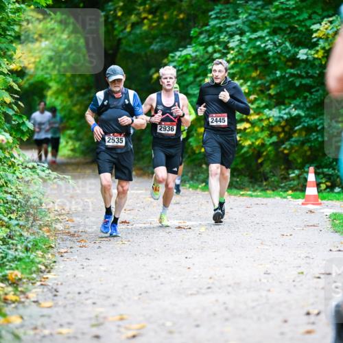 12.10.2025 - Bramfelder Halbmarathon 2025 Dr. Thomas Lammeyer http://msf.ph/oto/9346604 12.10.2025 10:20:53 Laufen 2535, 2936, 2445 meine-sportfotos.de