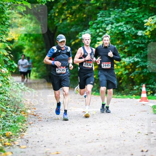 12.10.2025 - Bramfelder Halbmarathon 2025 Dr. Thomas Lammeyer http://msf.ph/oto/9346608 12.10.2025 10:20:54 Laufen 2936, 2445, 2535 meine-sportfotos.de