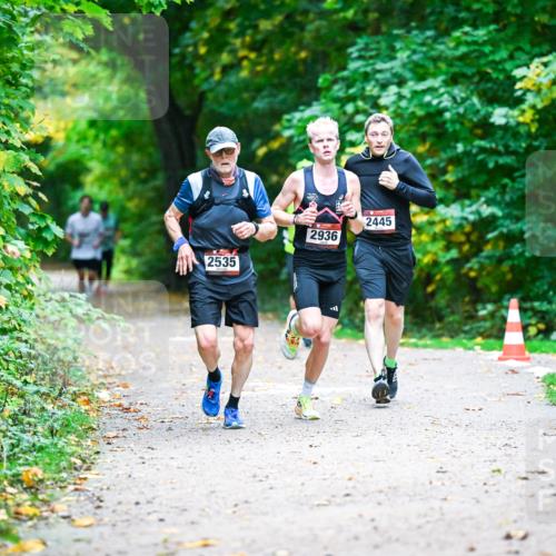 12.10.2025 - Bramfelder Halbmarathon 2025 Dr. Thomas Lammeyer http://msf.ph/oto/9346609 12.10.2025 10:20:54 Laufen 2535, 2936, 2445 meine-sportfotos.de