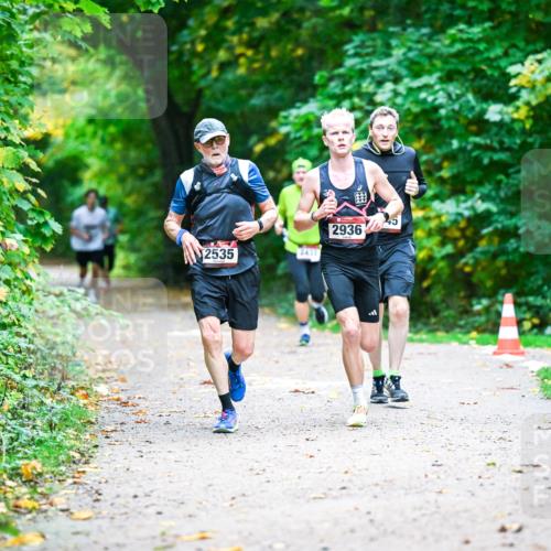12.10.2025 - Bramfelder Halbmarathon 2025 Dr. Thomas Lammeyer http://msf.ph/oto/9346611 12.10.2025 10:20:54 Laufen 2535, 2936 meine-sportfotos.de