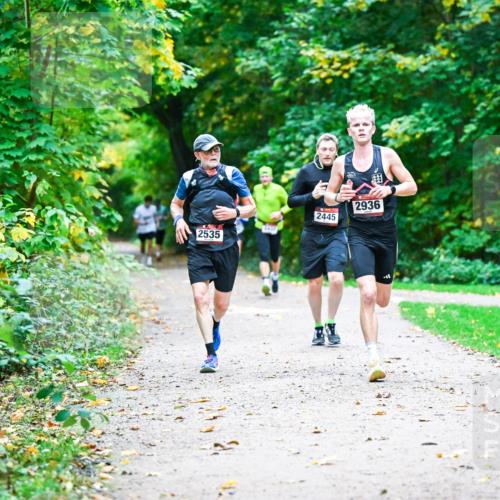 12.10.2025 - Bramfelder Halbmarathon 2025 Dr. Thomas Lammeyer http://msf.ph/oto/9346621 12.10.2025 10:20:56 Laufen 2936, 2445, 2535 meine-sportfotos.de