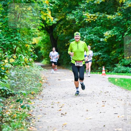12.10.2025 - Bramfelder Halbmarathon 2025 Dr. Thomas Lammeyer http://msf.ph/oto/9346641 12.10.2025 10:21:00 Laufen 2433 meine-sportfotos.de