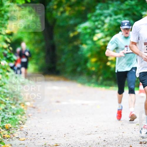12.10.2025 - Bramfelder Halbmarathon 2025 Dr. Thomas Lammeyer http://msf.ph/oto/9346667 12.10.2025 10:21:08 Laufen 2977 meine-sportfotos.de
