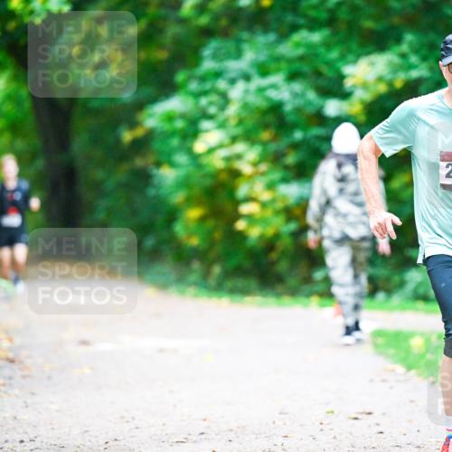 12.10.2025 - Bramfelder Halbmarathon 2025 Dr. Thomas Lammeyer http://msf.ph/oto/9346673 12.10.2025 10:21:10 Laufen 34, 2784 meine-sportfotos.de