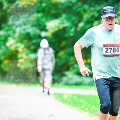 12.10.2025 - Bramfelder Halbmarathon 2025 Dr. Thomas Lammeyer http://msf.ph/oto/9346678 12.10.2025 10:21:11 Laufen 34, 2784 meine-sportfotos.de