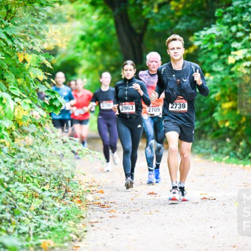 12.10.2025 - Bramfelder Halbmarathon 2025 Dr. Thomas Lammeyer http://msf.ph/oto/9346691 12.10.2025 10:21:15 Laufen 370, 2963, 2739, 2709 meine-sportfotos.de
