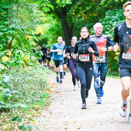 12.10.2025 - Bramfelder Halbmarathon 2025 Dr. Thomas Lammeyer http://msf.ph/oto/9346714 12.10.2025 10:21:19 Laufen 2325, 2963, 2709, 2739 meine-sportfotos.de