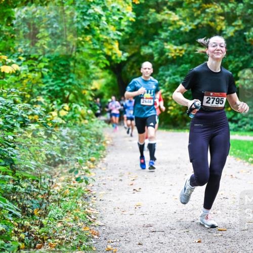 12.10.2025 - Bramfelder Halbmarathon 2025 Dr. Thomas Lammeyer http://msf.ph/oto/9346736 12.10.2025 10:21:24 Laufen 2686, 2795 meine-sportfotos.de