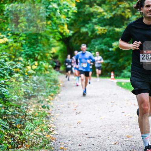 12.10.2025 - Bramfelder Halbmarathon 2025 Dr. Thomas Lammeyer http://msf.ph/oto/9346761 12.10.2025 10:21:29 Laufen 2829 meine-sportfotos.de